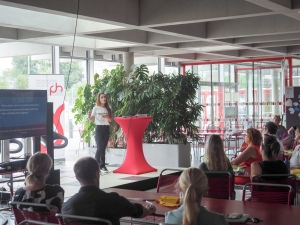 Foto der Präsentation von Dr.in Özlem Zengin