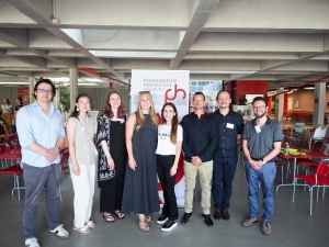 Gruppenfoto von Christoph Krainer, Francesca Christ, Dr.in Rita Krebs, Helena Eibl, Dr.in Özlem Zengin, Prof. Daniel Schlager, HS-Prof. Dr. Florian Hartmann und HS-Prof. Dr. Richard Böhme